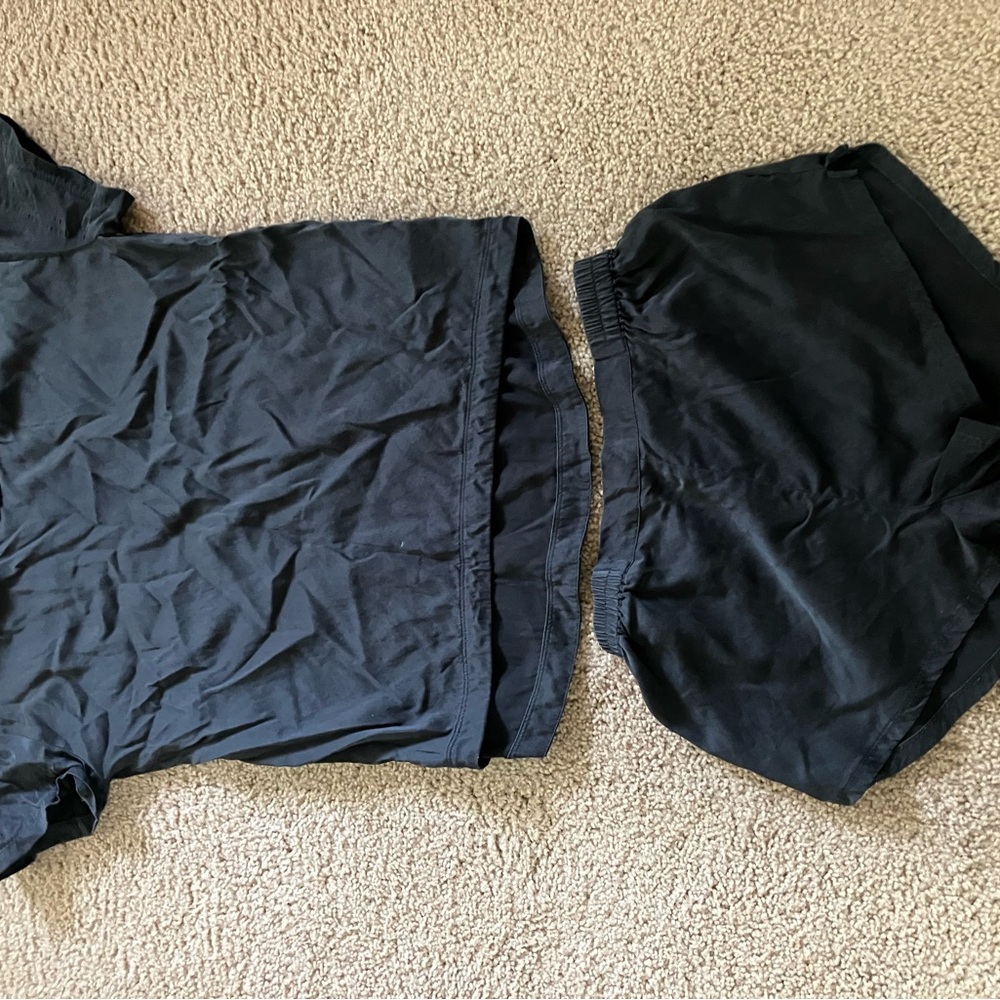 Silk Quince pajamas lightly worn, bottom is xs and top is small